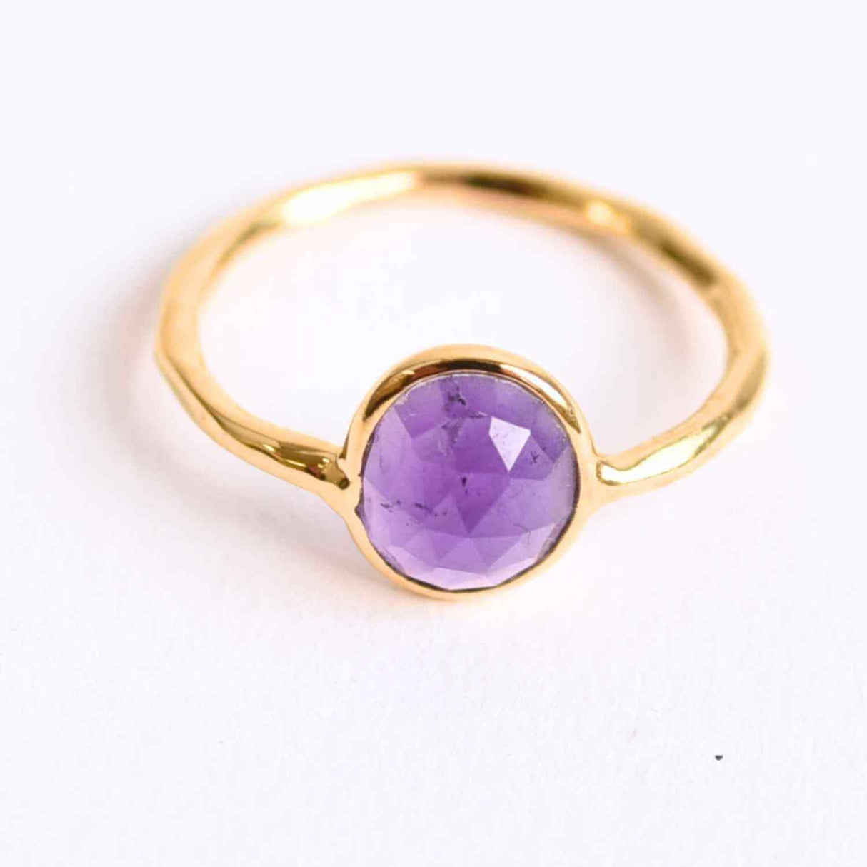 Inel din Argint 925 placat cu Aur de 18K cu Ametist Fatetat 1.58 gr M54 / 7– Claritate mentala si echilibru emotional