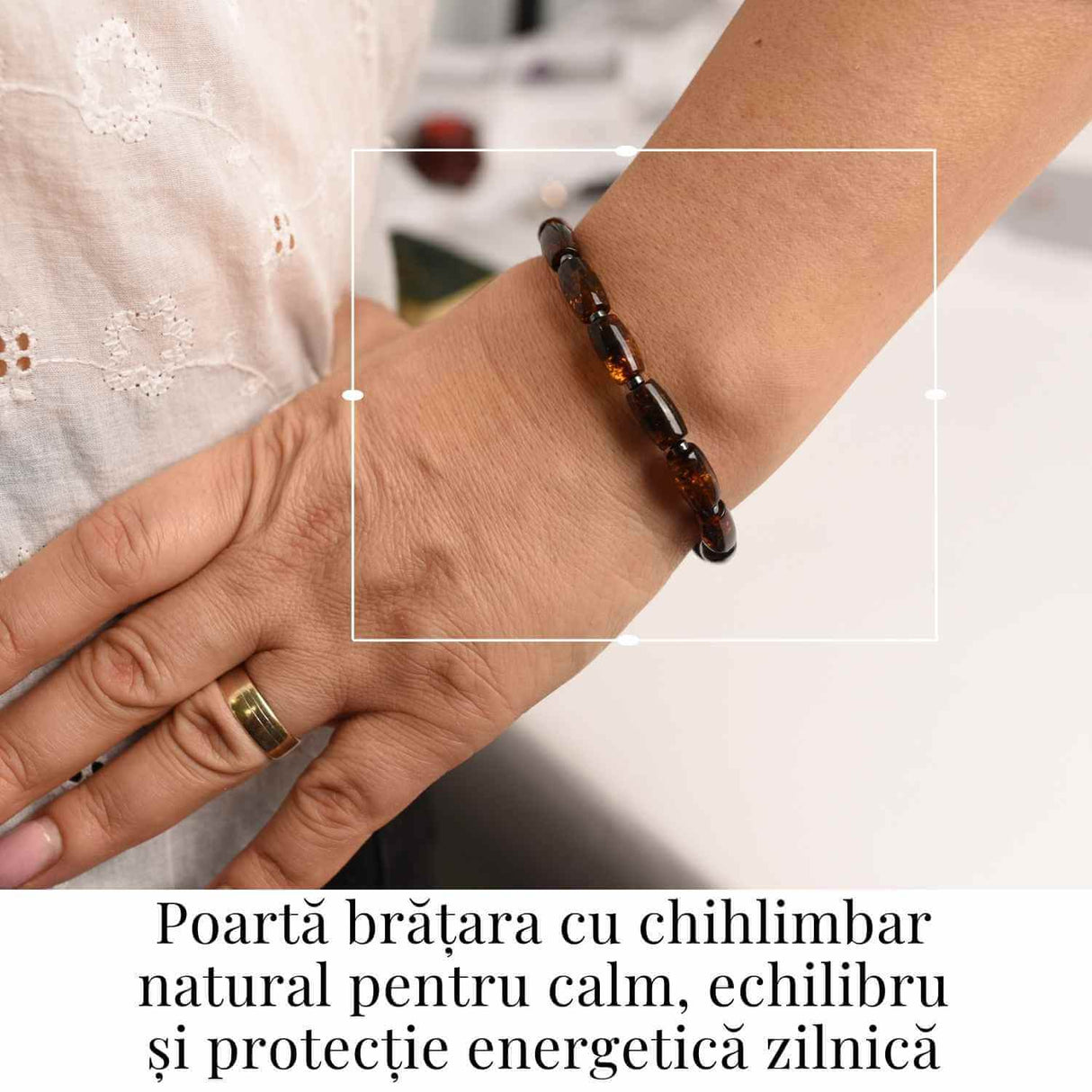 Bratara elastica Chihlimbar Amber cu margele si distantieri gri – Protectie si armonie