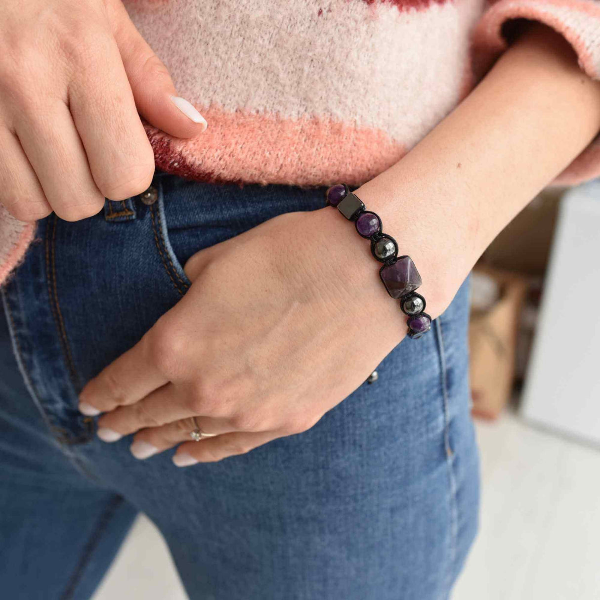 Bratara Ajustabila Impletita cu Margele din Ametist si Hematit de 8mm cu Piramida de Ametist - Cadou Special