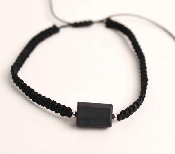 Bratara macrame cu turmalina neagra pentru protectie energetica