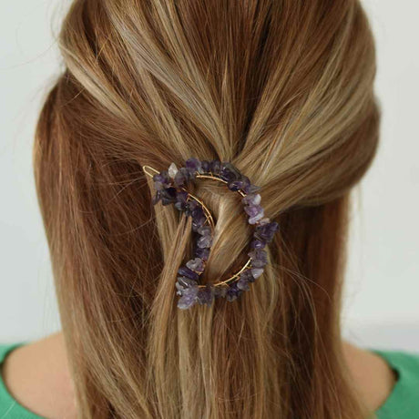 Cleme de par in forma de semiluna cu piatra naturala semipretioasa Ametist pentru un look chic si vibratii pozitive