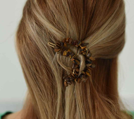 Cleme de par in forma de semiluna cu piatra naturala semipretioasa Ametist pentru un look chic si vibratii pozitive