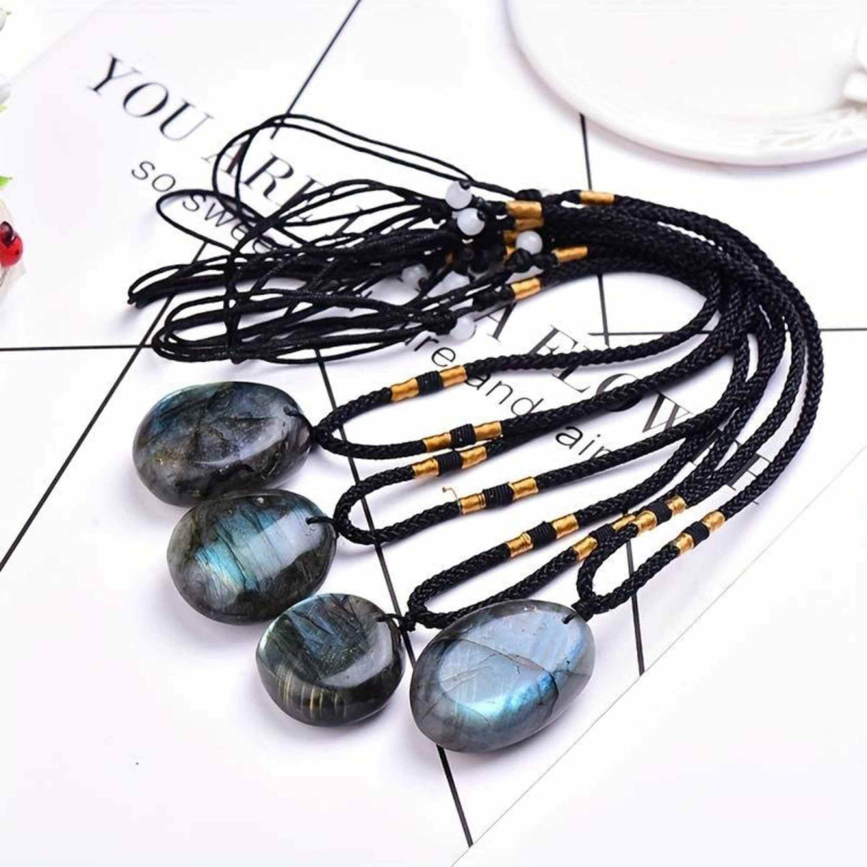 Colier cu Pandantiv Ovoidal din Labradorit Natural 3-4 cm pentru Meditatie, Protectie