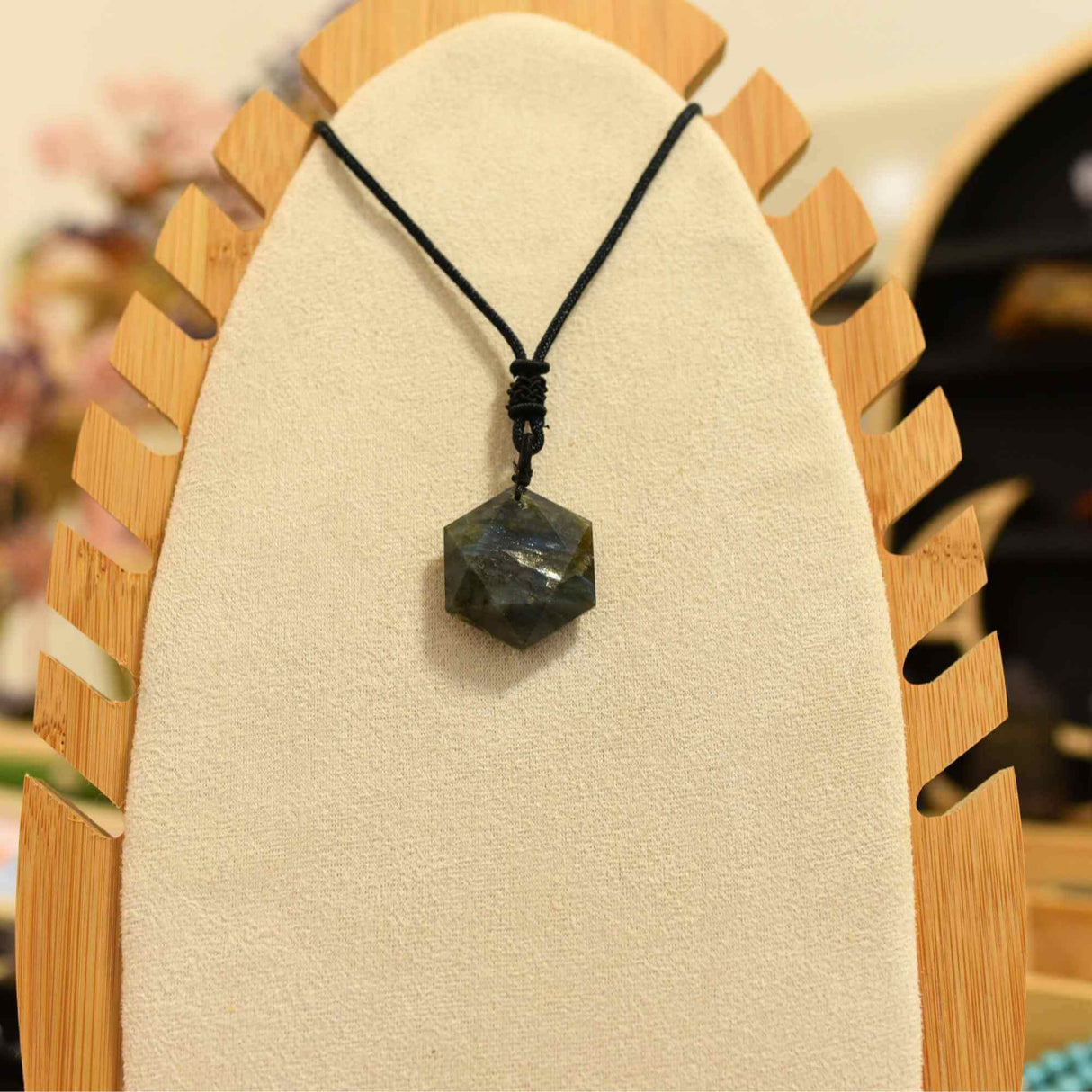 Colier Amuleta cu Hexagrama din Labradorit Natural - Dezvaluie-ti Puterile Magice