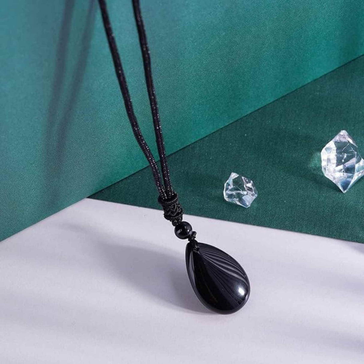 Colier din Cristal Obsidian in Forma de Lacrima Bijuterie Manuala cu Snur Reglabil pentru Barbati si Femei