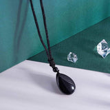 Colier din Cristal Obsidian in Forma de Lacrima Bijuterie Manuala cu Snur Reglabil pentru Barbati si Femei