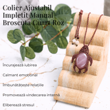 Colier Ajustabil Handmade cu Cristal de Cuart Roz in Broscuta Impletita – Lungime Maxima 45 cm