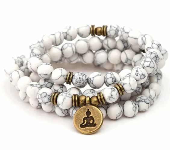 Colier-Bratara Mala din Turcoaz Alb cu 108 Margele - Eleganta si Spiritualitate intr-un Singur Accesoriu