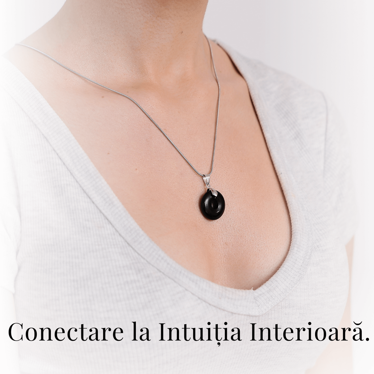 Colier cu Lant Argintiu si Pandantiv Obsidian in Forma de Gogosica, Lungime Totala 50 cm, Diametru Pandantiv 20 mm