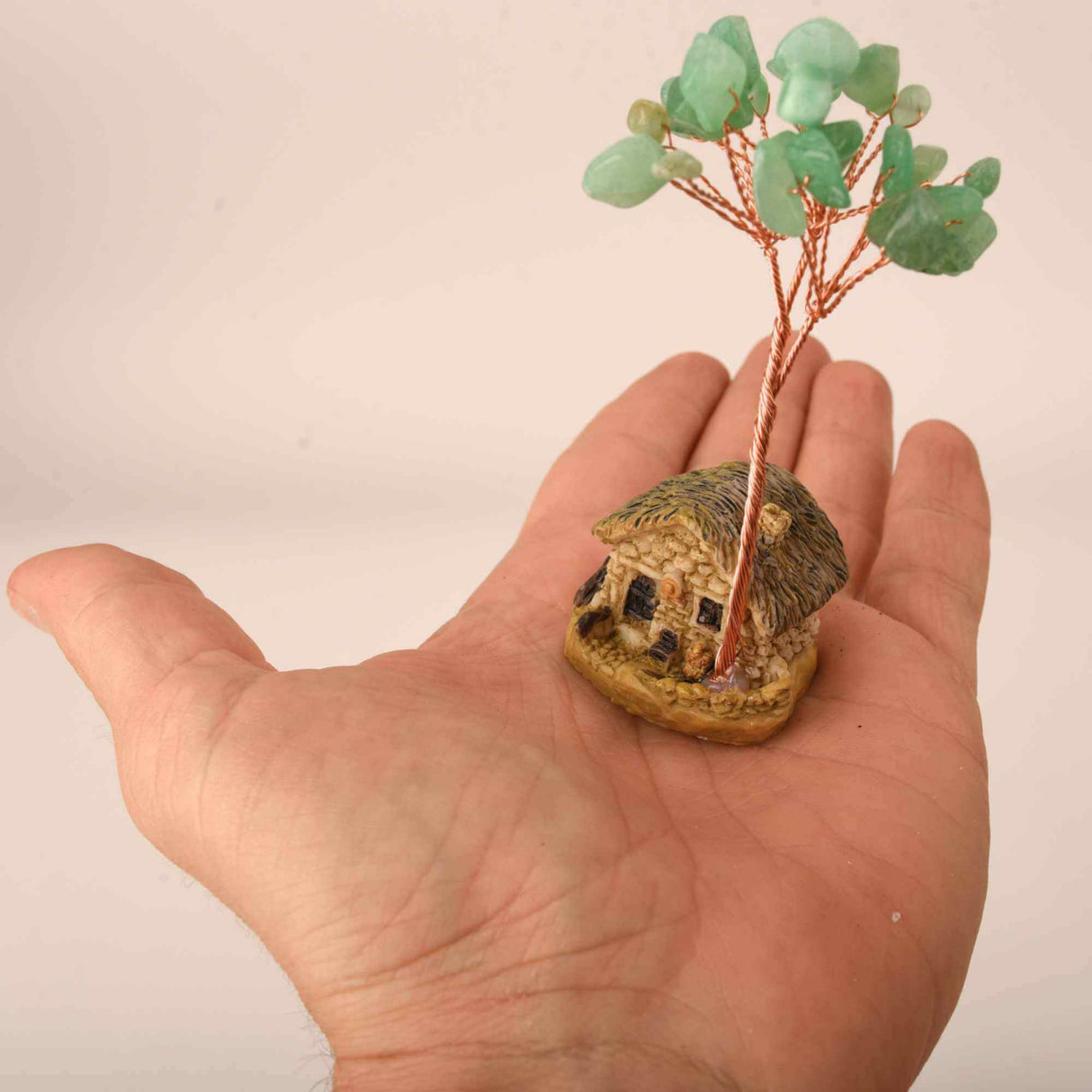Figurina casuta cu ramuri din cristale naturale Aventurin Verde - Decoratiune interior sau exterior, pentru casa, birou, acvariu
