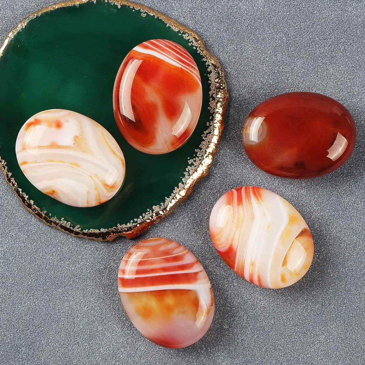 Piatra terapeutica 4 cm "Worry Stone" Carneol rosu - Pietre semipretioase de buzunar sculptate manual oval