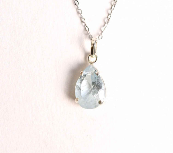 Claritate si Expresivitate – Colier Argint 925 cu Topaz Albastru fatetat Lacrima