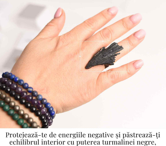 Inel Reglabil Vintage cu Turmalina Neagra aripa – Protectie si echilibru energetic