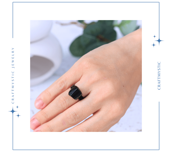 Inel vintage ajustabil cu Turmalina Neagra, pentru protectie si echilibru energetic