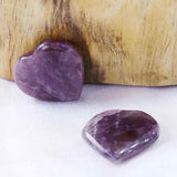 Inimioara din cristal Ametist 3 cm si saculet satin inclus - Terapie, meditatie Reiki, Mini cristale de buzunar