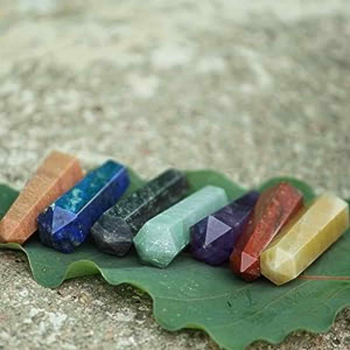 Set de Puncte Dublu Terminate ale Chakrelor cu Pietre Semipretioase - Geometrie Sacrala a Elementelor Platonice Aer, Apa, Pamant, Foc: Hexagon, Tetraedru, Hexaedru, Icosaedru, Patrat