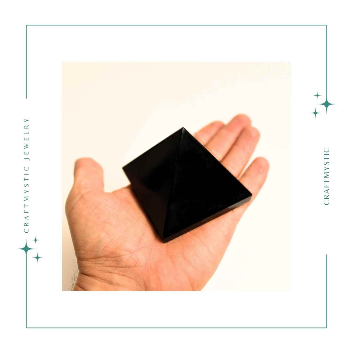 Piramida din Obsidian Negru 6.5.x6.5x5 cm pentru Protectie si Claritate Energetica