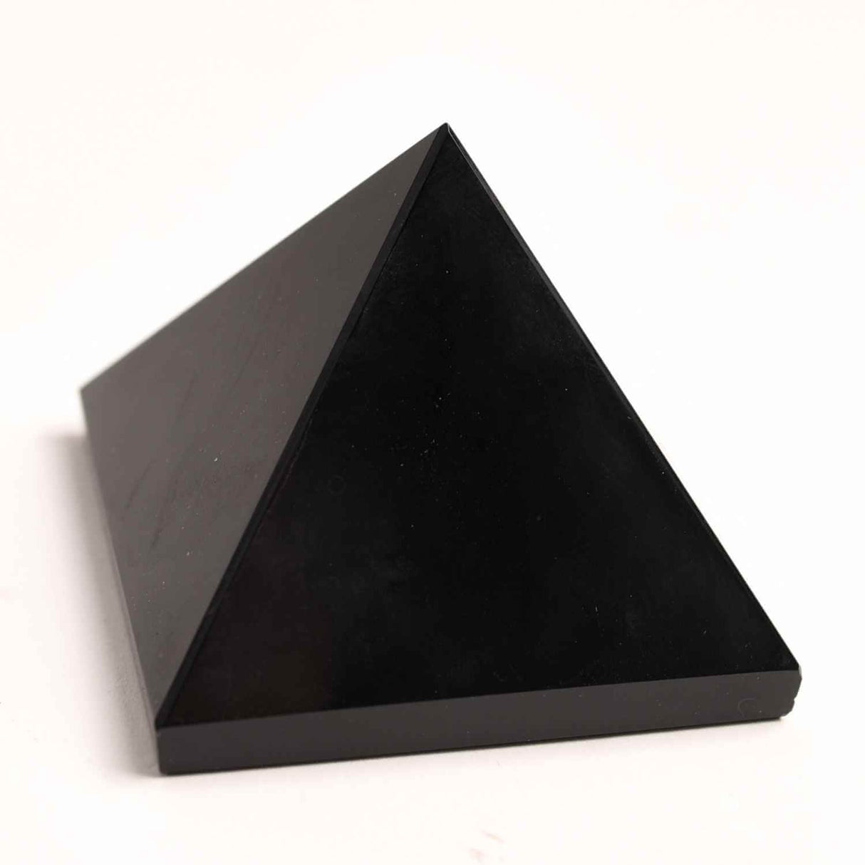 Piramida din Obsidian Negru pentru Protectie si Claritate Energetica