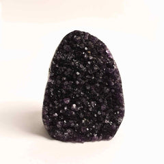 Geoda de ametist natural, taiata manual – Protectie si echilibru H= 10-11 cm L= 6-8 cm 500-600 gr