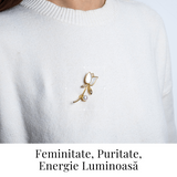 Raza de lumina – Brosa cu design floral cu perla si straluciri sidefate