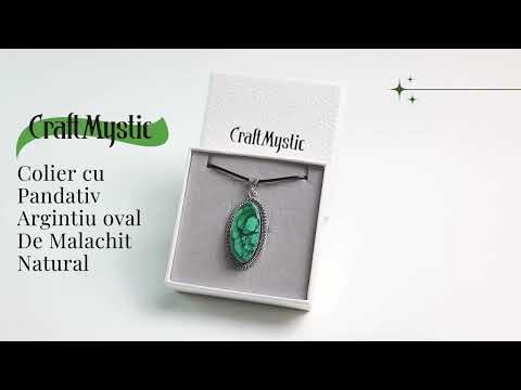 Colier Reglabil cu Pandantiv Argintiu 40mm in Forma Ovala din Malachit Natural