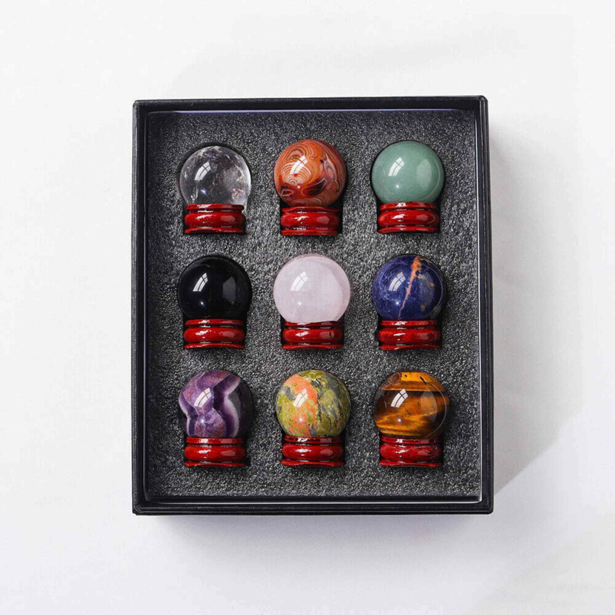 Set 9 sfere din cristale naturale sempretioase in cutie cadou – Pentru decor feng shui, meditatie, astrologie
