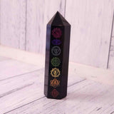 Turn de cristal din Obsidian Negru 9-10 cm cu cele 7 Chakre - Baghetă hexagonală pentru vindecare, reiki și decor pentru casă și birou