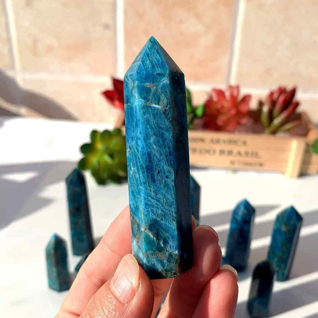 Turnul de cristal natural Apatit Albastru 9-10 cm - Bagheta de vindecare naturala cu 6 fete pentru meditatie profunda, echilibrarea chakrelor si terapia reiki
